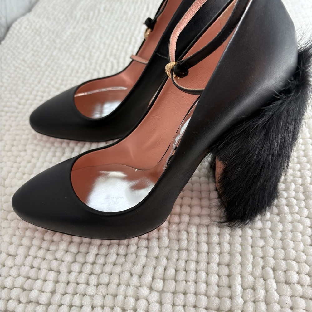 ROCHAS Paris Elegant Ankle Strap Black Women's Heels with Faux Fur Detail  🌟NEW🌟